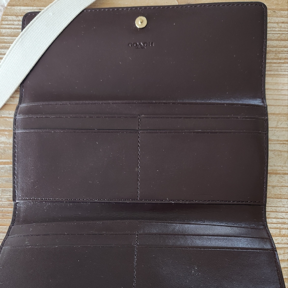 Coach Wallet - Picture 5 of 5